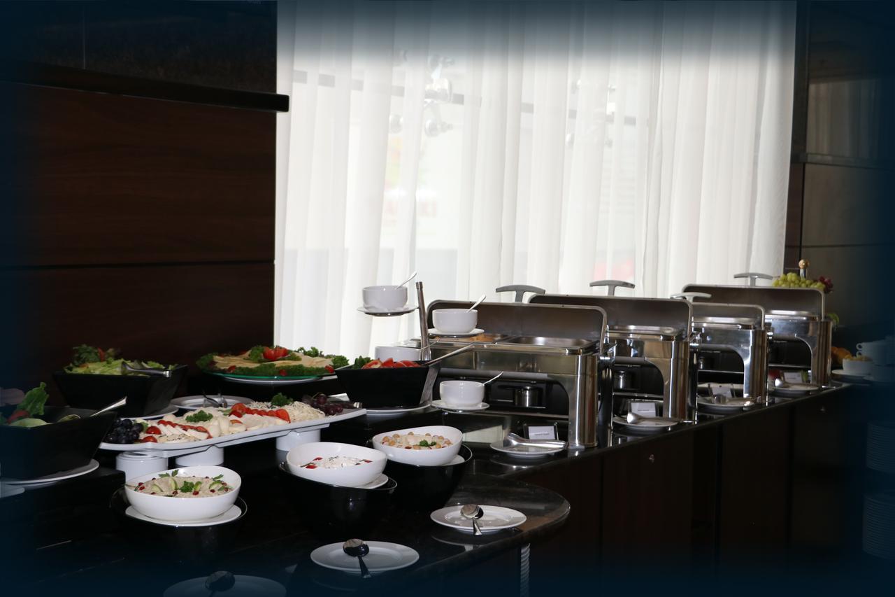 Orange Suites Hotel Manama Exterior foto